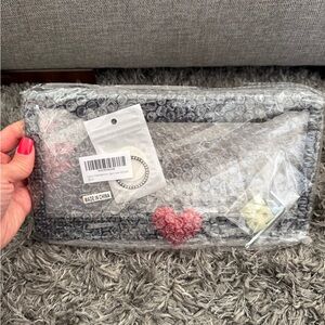 Heart-Embellished Car License Plate Frame